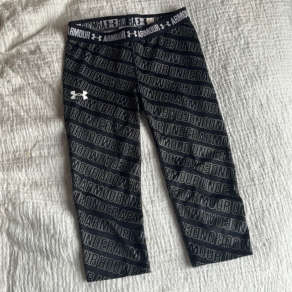 Under Armour Girls Capris Leggings Black Graphic size YSM Small